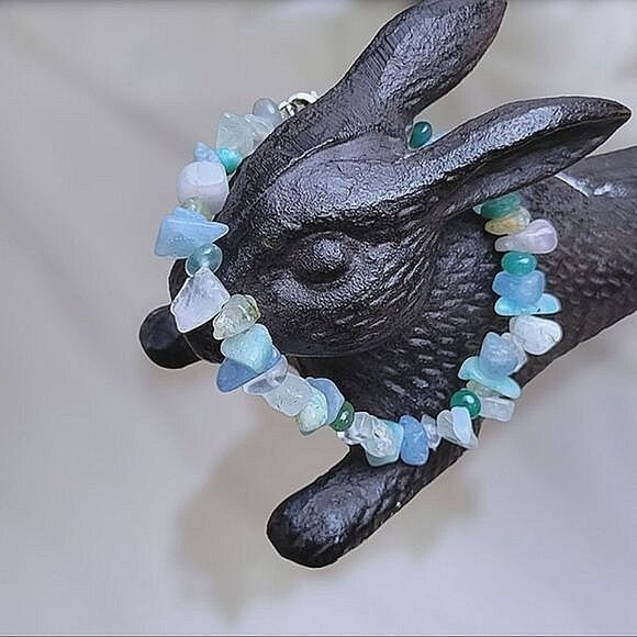 Handmade mixed gemstone stretch bracelet - Picture 3 of 7